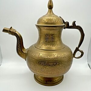 Vintage Etched Detail Indian Brass Tea Pot/Pitcher With Lid. Marked India 625 F